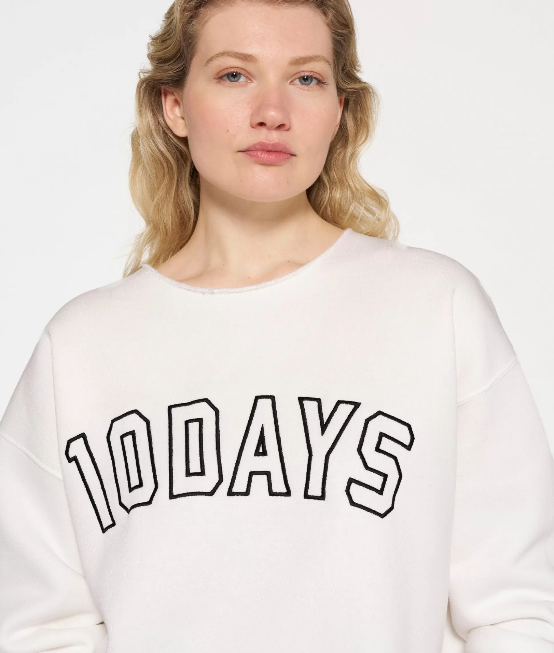 Raw Edge Statement Sweater>10DAYS Store