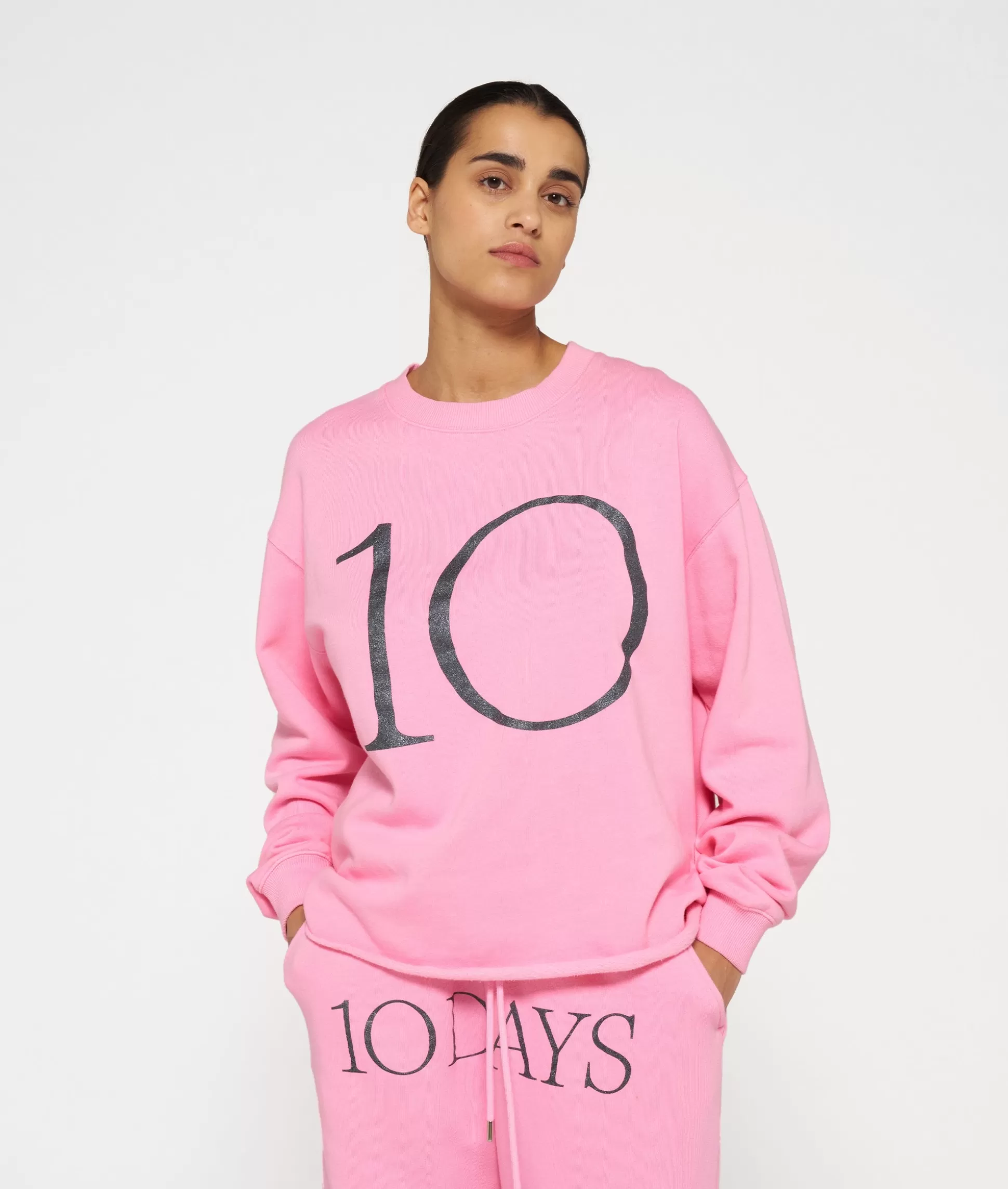 Sweater Logo>10DAYS Discount